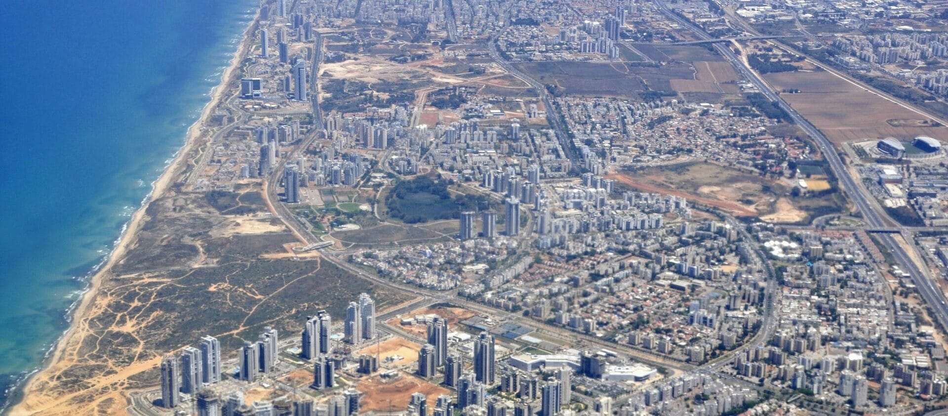 British in Israel and Palestine Must Register Now